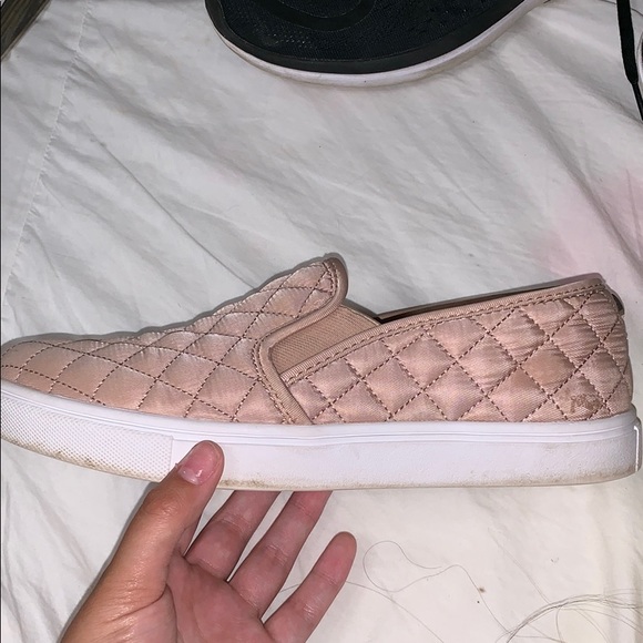 Steve Madden slip ons - Picture 2 of 2